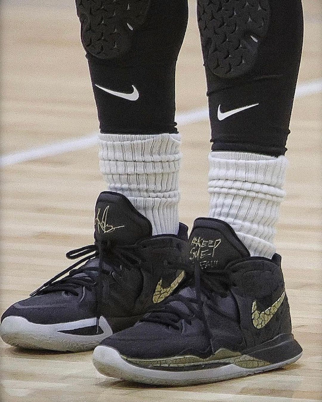 与此同时 与此同时