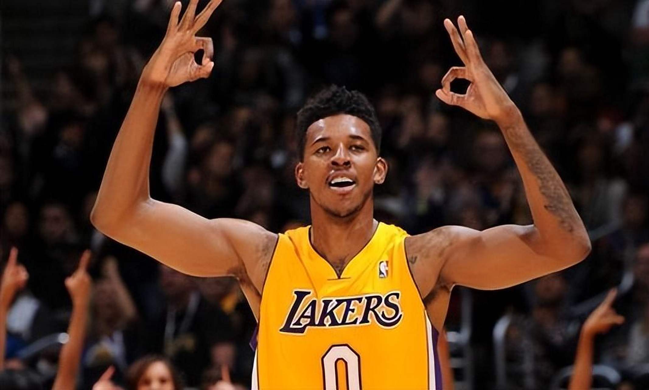 迫承担侧翼 迫承担侧翼